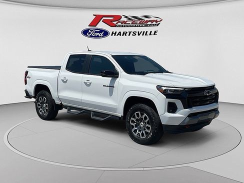 Used 2023 Chevrolet Colorado Z71 w/ Z71 Convenience Package 2 AWD/4WD image 3