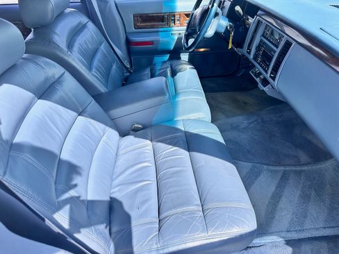 Used 1996 Cadillac Fleetwood Brougham image 11