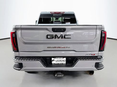 Used 2024 GMC Sierra 2500 AT4 w/ Technology Package AWD/4WD image 7