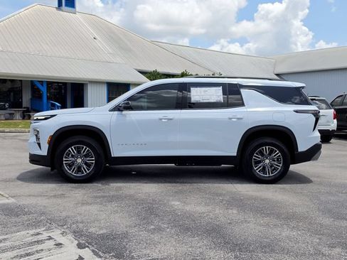 New 2026 Chevrolet Traverse LT w/ Driver Confidence Package FWD image 2