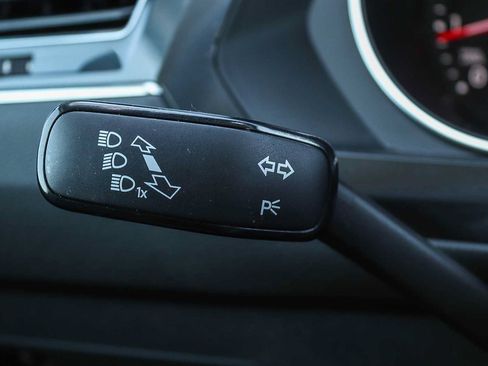 Used 2020 Volkswagen Tiguan S FWD image 29