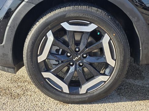 Used 2023 Kia Telluride EX image 9