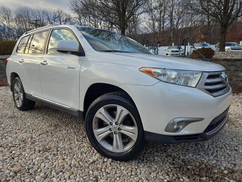 Used 2013 Toyota Highlander Limited image 36