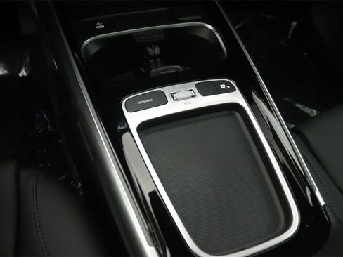 New 2025 Mercedes-Benz GLB 250 image 7