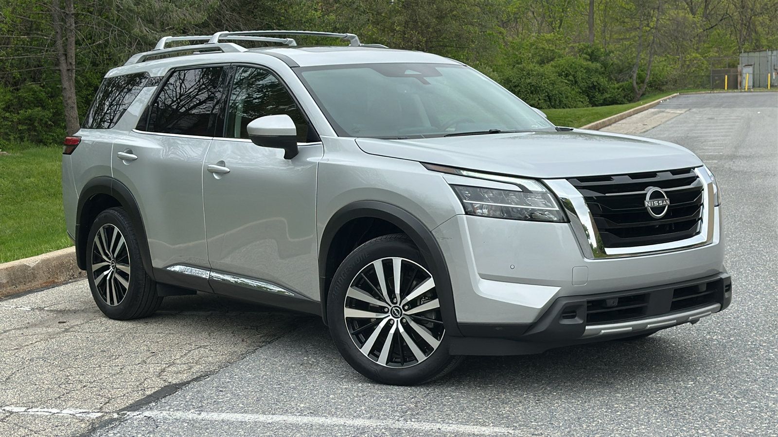 Certified 2024 Nissan Pathfinder Platinum w/ Cargo Package AWD/4WD image 1