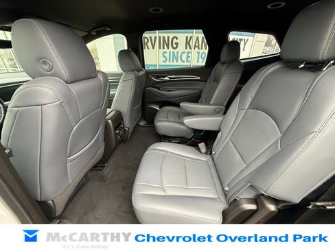 Used 2022 Buick Enclave Premium image 8