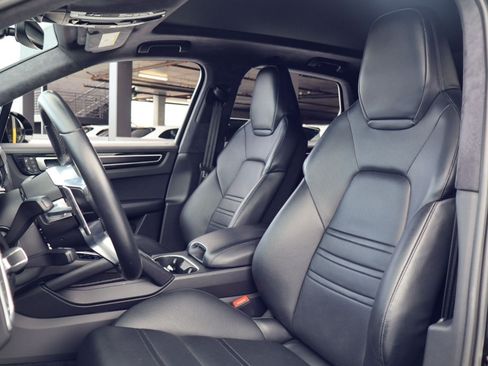 Certified 2023 Porsche Cayenne GTS w/ Premium Package Plus AWD/4WD image 5
