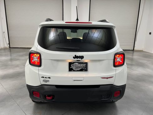 Used 2023 Jeep Renegade Trailhawk AWD/4WD image 8