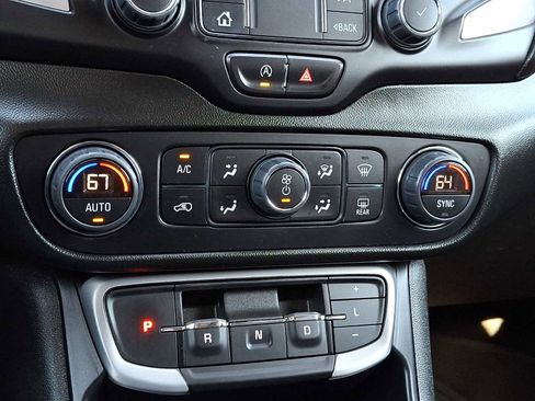 Certified 2022 GMC Terrain SLT w/ Infotainment Package II image 16