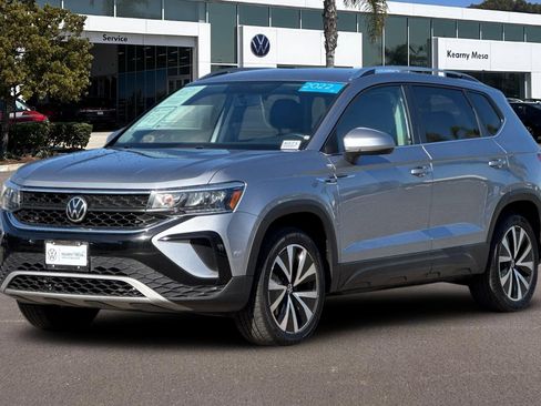 Used 2022 Volkswagen Taos SE image 8