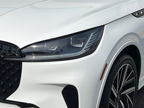 Used 2025 Lincoln Aviator Black Label w/ Black Label Special Edition image 3