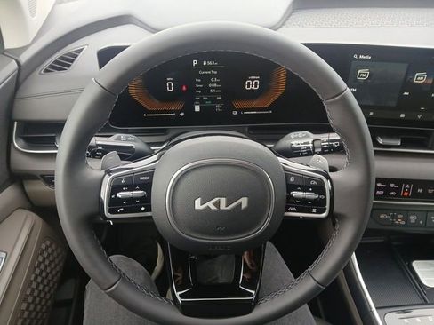 New 2026 Kia Carnival EX image 14