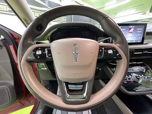 Used 2020 Lincoln Corsair AWD w/ Premium Package image 19