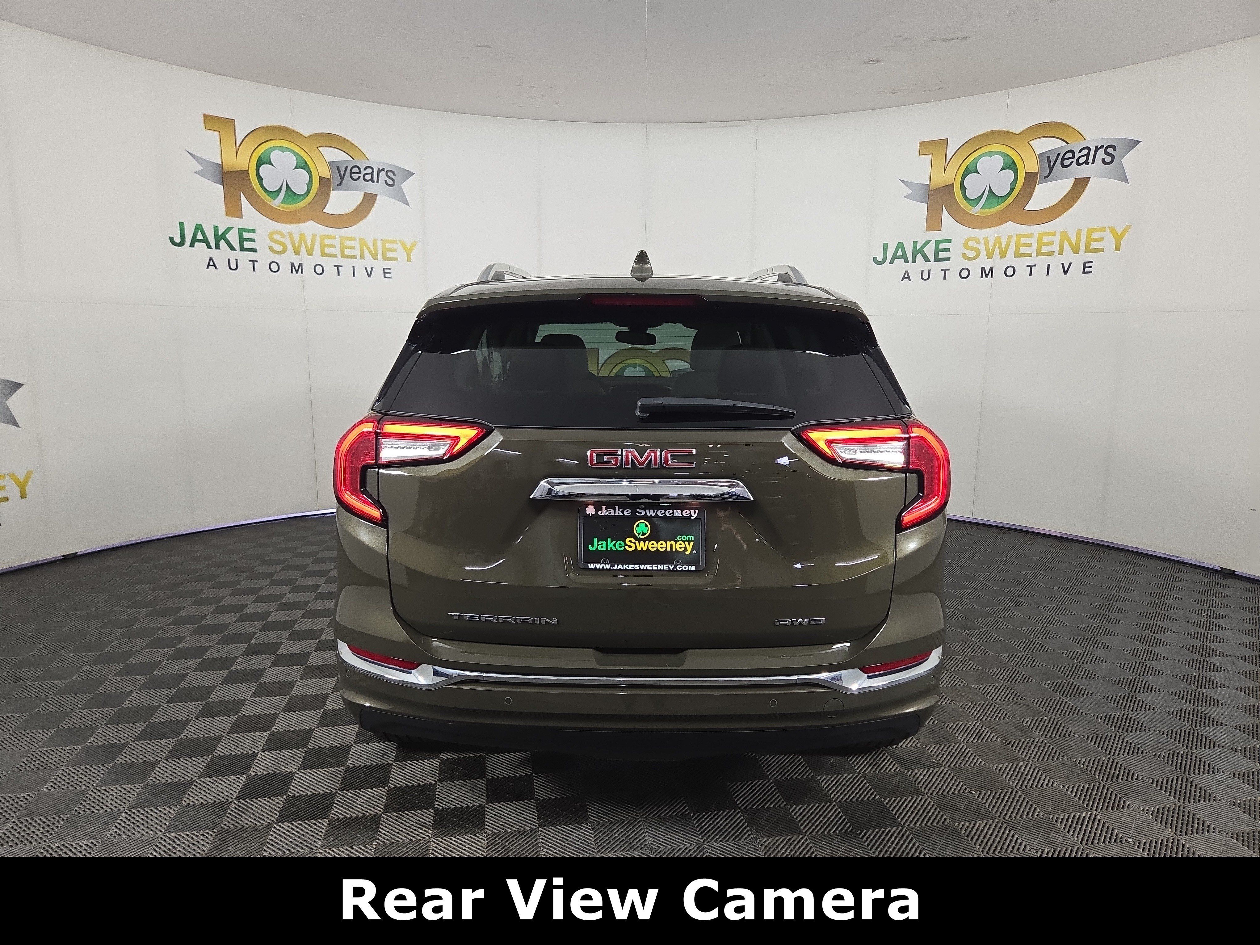 Used 2024 GMC Terrain Denali w/ Denali Premium Package AWD/4WD image 7