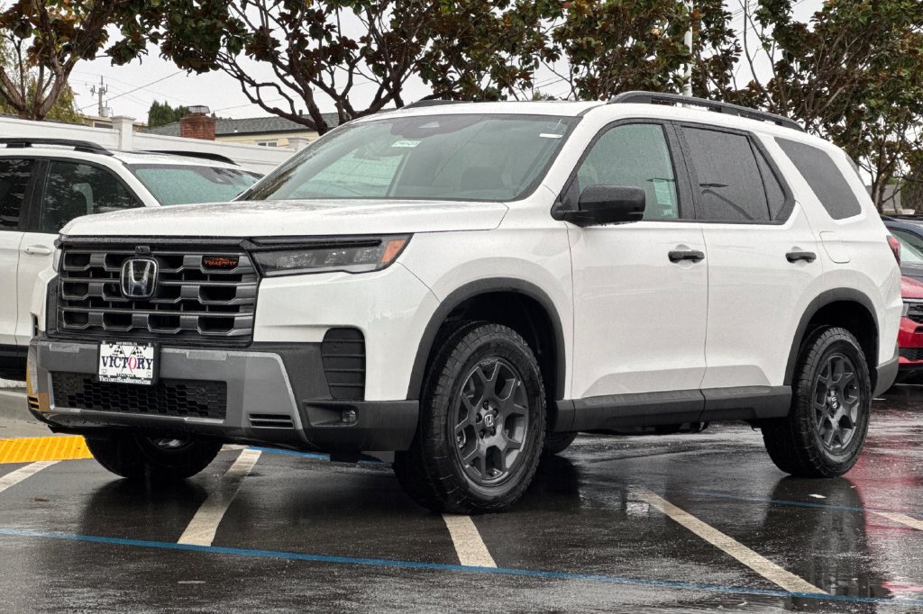 New 2026 Honda Pilot TrailSport image 8