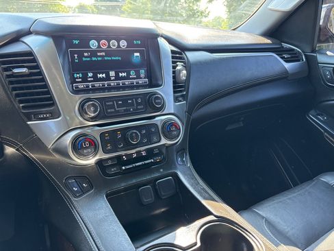 Used 2020 Chevrolet Suburban LT AWD/4WD image 16