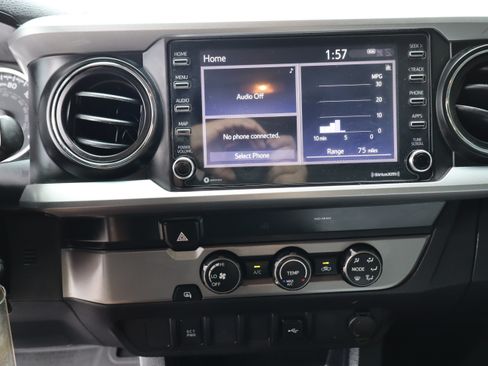 Used 2020 Toyota Tacoma SR5 w/ SR5 Appearance Package (SM) RWD image 31
