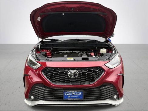 Used 2022 Toyota Highlander XSE image 4