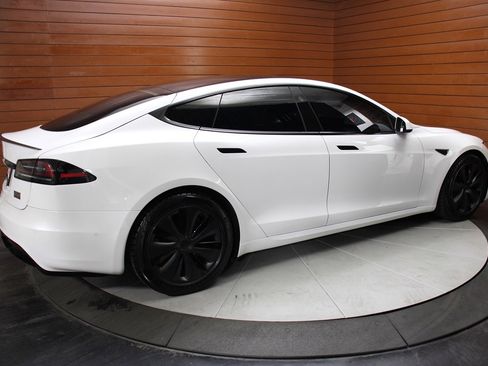Used 2022 Tesla Model S Plaid AWD/4WD image 22