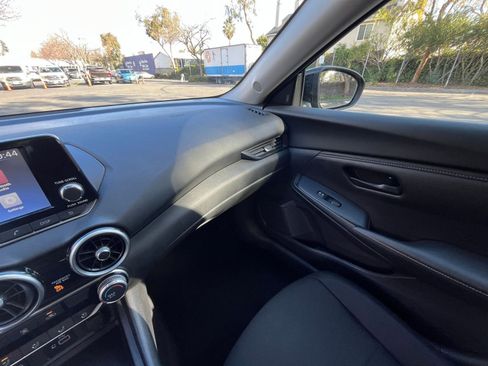 Used 2025 Nissan Sentra S image 33