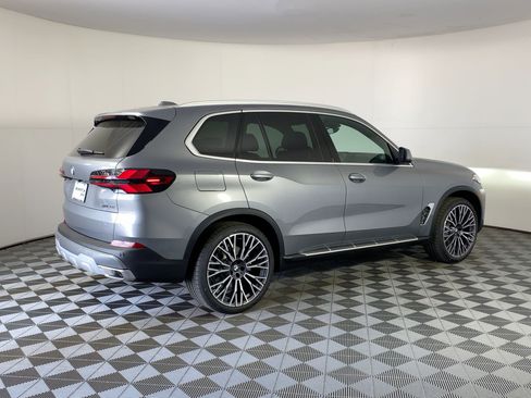New 2026 BMW X5 sDrive40i w/ Executive Package image 7