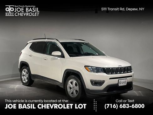 Used 2019 Jeep Compass Latitude w/ Safety & Security Group image 1