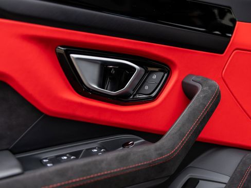 Used 2024 Lamborghini Urus S image 20