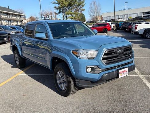Used 2019 Toyota Tacoma SR5 image 2