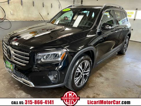 Used 2024 Mercedes-Benz GLB 250 4MATIC image 1