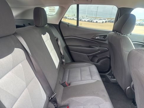 Used 2025 Chevrolet Trax LS image 31