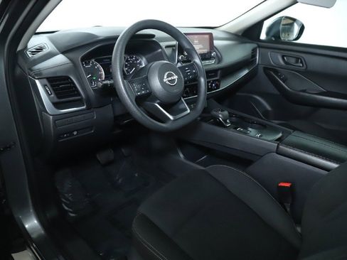 Used 2024 Nissan Rogue S image 17