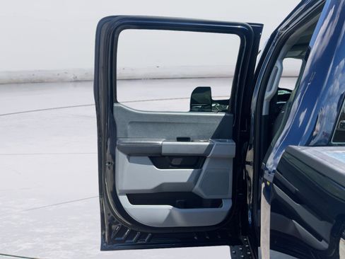 Used 2023 Ford F250 XL w/ STX Appearance Package AWD/4WD image 19