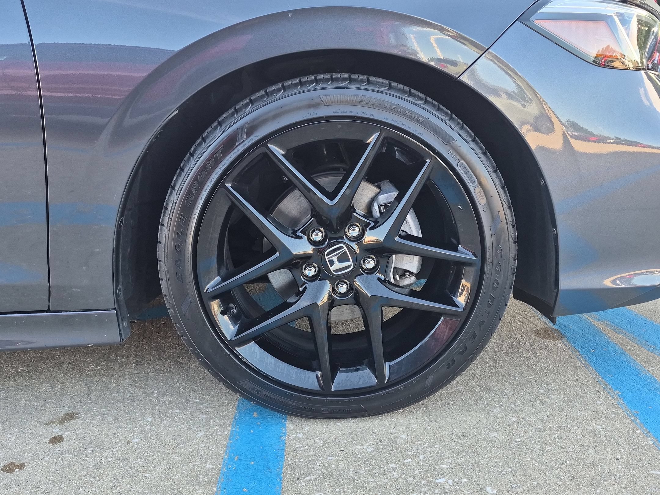 Used 2025 Honda Civic Sport image 32