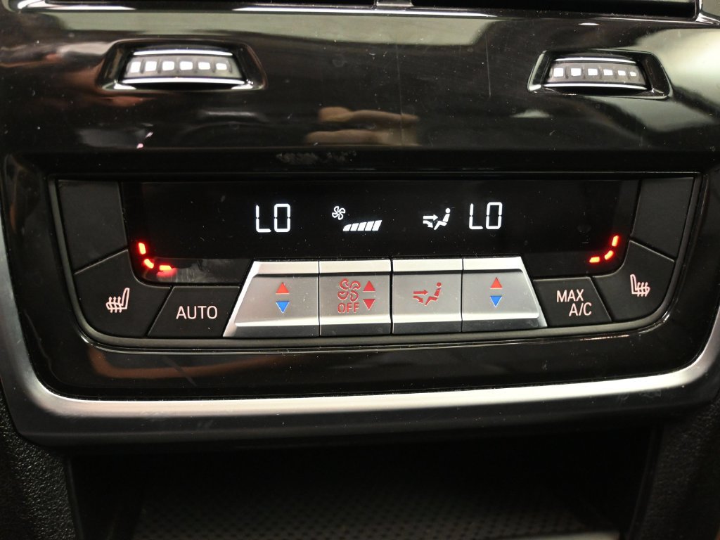 Used 2025 BMW X7 xDrive40i AWD/4WD image 27