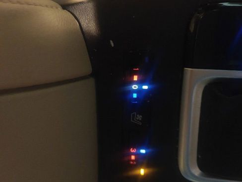 Used 2016 Toyota Highlander Limited Platinum w/ Four Season Floor Mat Package image 12