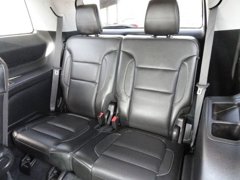 Used 2019 GMC Acadia SLT FWD image 13