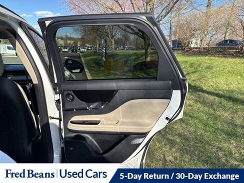 Used 2025 Lincoln Corsair Reserve w/ Equipment Group 202A image 15