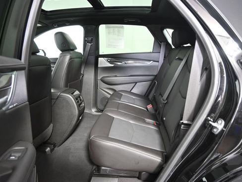 Used 2025 Cadillac XT5 Sportv w/ Technology Package AWD/4WD image 18