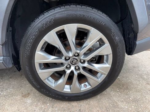 Used 2019 Toyota RAV4 Limited w/ Advanced Technology Package FWD image 50
