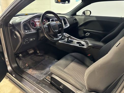 Used 2019 Dodge Challenger SXT AWD/4WD image 22