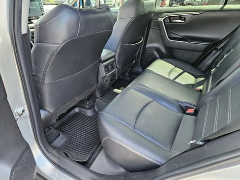 Used 2022 Toyota RAV4 Limited FWD image 18