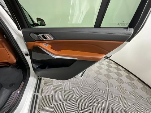 Used 2023 BMW X7 xDrive40i w/ Executive Package image 24