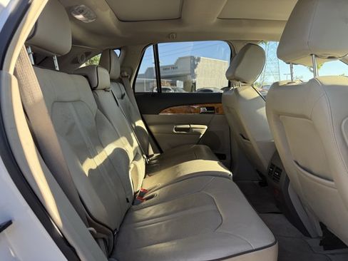 Used 2015 Lincoln MKX FWD w/ Equipment Group 101A image 18