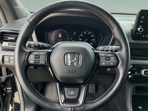 Used 2024 Honda Pilot TrailSport image 18