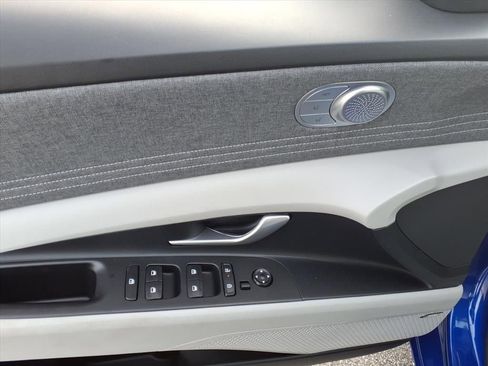 Used 2025 Hyundai Elantra Limited w/ Cargo Package image 15