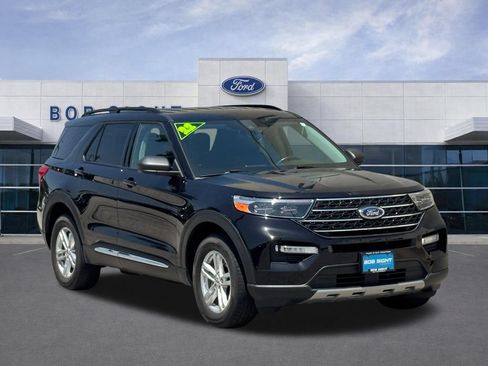 Used 2022 Ford Explorer XLT w/ Equipment Group 202A AWD/4WD image 2