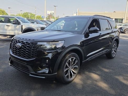 New 2026 Ford Explorer ST-Line RWD image 3