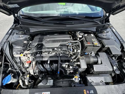 Used 2023 Hyundai Elantra SEL FWD image 31