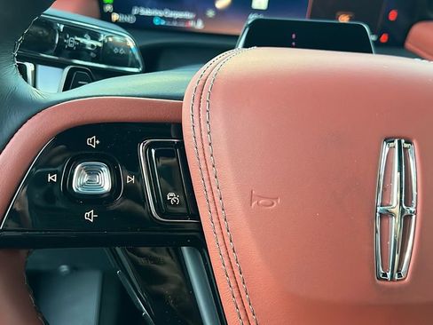 New 2025 Lincoln Aviator Reserve w/ Luxury Package image 18