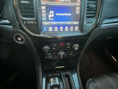 Used 2019 Chrysler 300 S AWD/4WD image 17